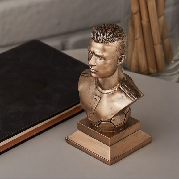 CRISTIANO RONALDO CR7 Bust Statue Figurine Sculpture - Legendary Soccer Player - Picture 7 of 7